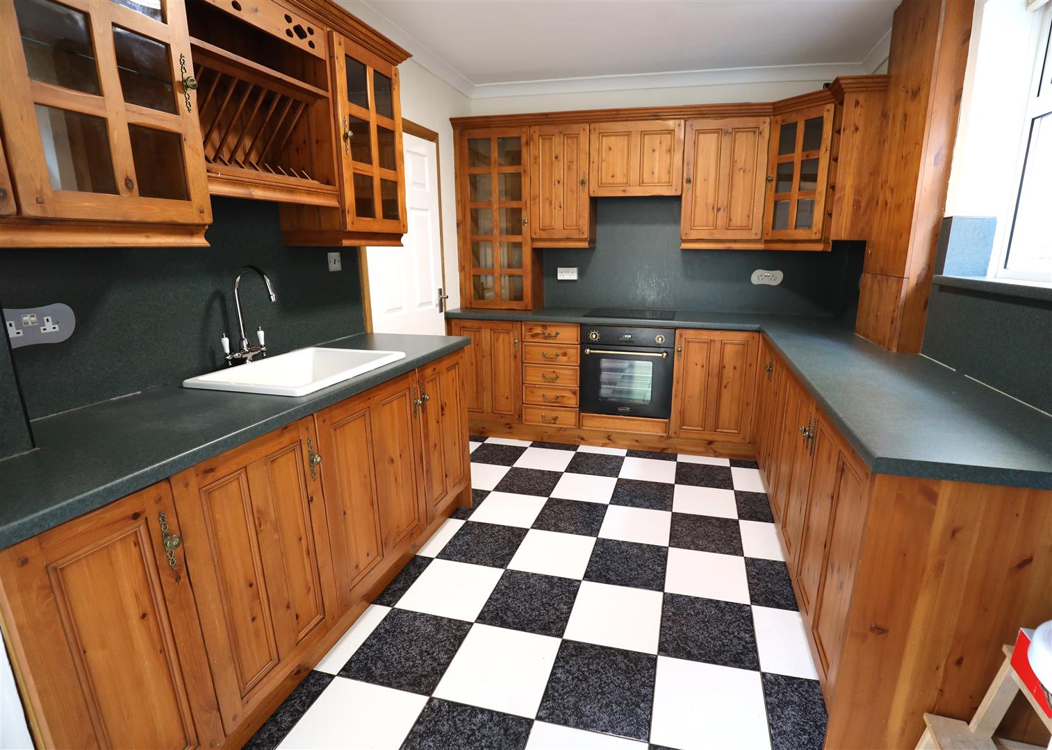 34 Le Sor Hill, Petereston Super Ely, Vale of Glamorgan CF5 6LW